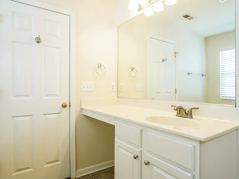 813 Stackhurst Way — Photo 14