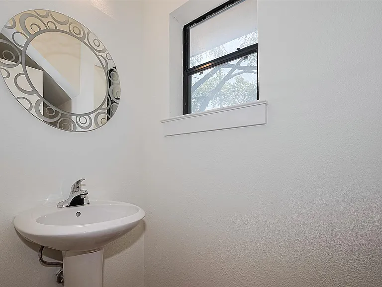 4331 Eigel St — Photo 22