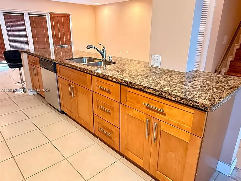 2750 N 34th Ave #9D — Photo 3