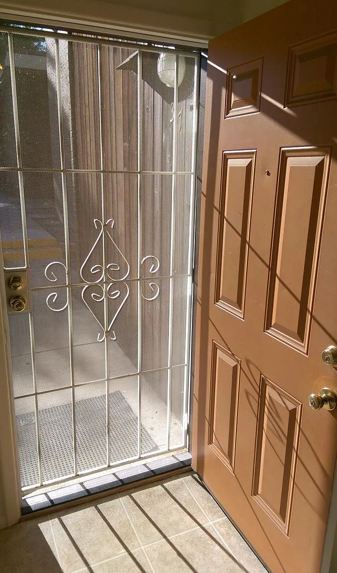 2 bed, 1100 sqft, $1,350 — Photo 1