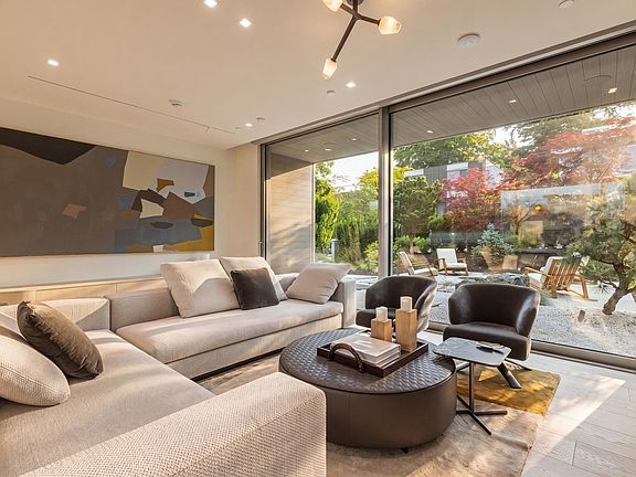 5th image of 4521 Langara Ave