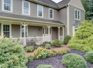 15 W Shore Dr, Pennington, NJ 08534