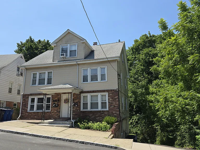 88 Emerson St #4 — Photo 1