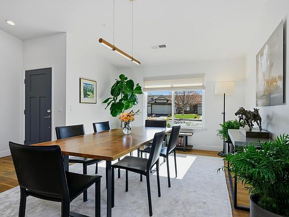 5th image of 20 Caber Court