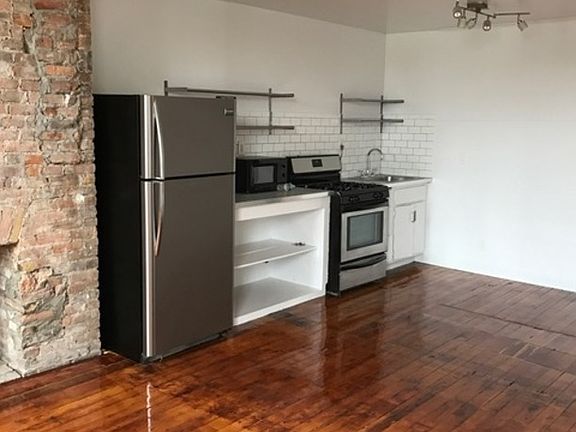 2nd image of 93 McGuinness Blvd #3RE