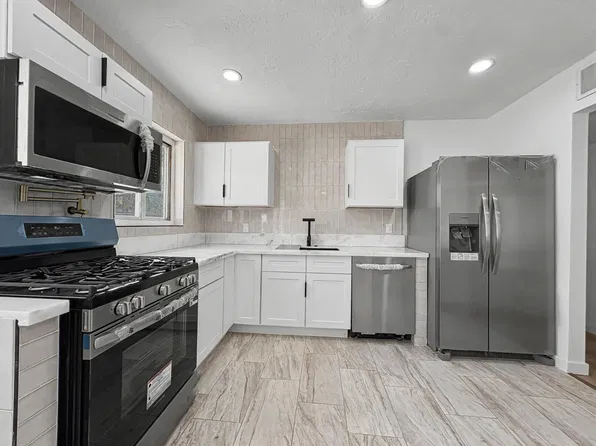 5606 Hannett Ave NE, Albuquerque, NM 87110