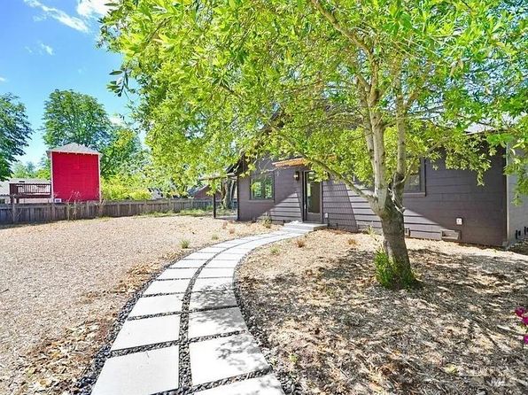 9554 Los Guilicos Ave