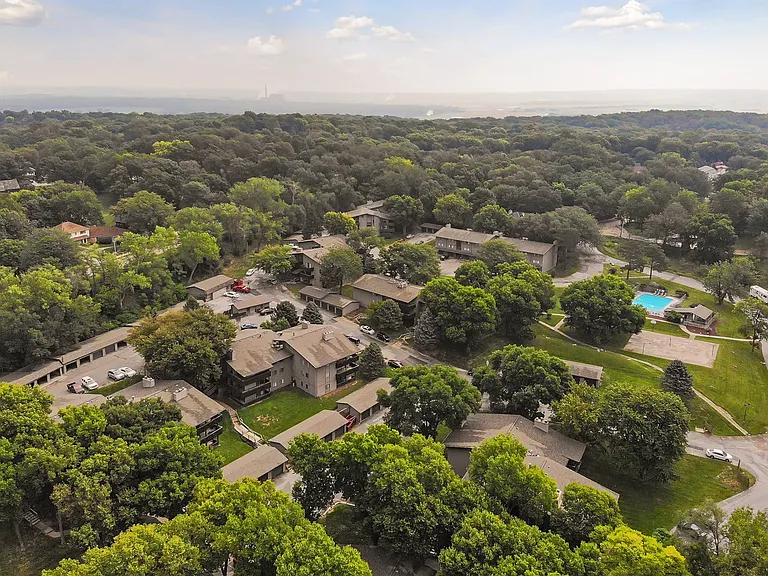 Fontenelle Hills — Photo 40