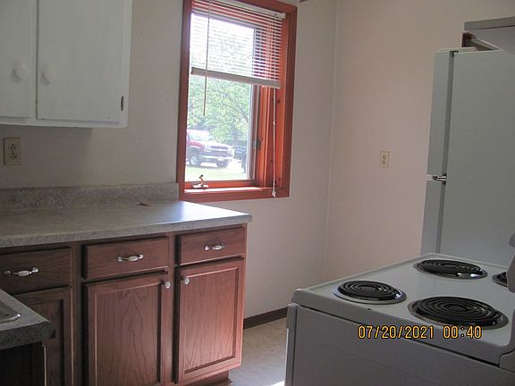 5th image of 803 E Orchard St