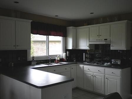 4th image of 15669 Deepwood Ct E