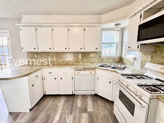 4th image of 1756 S Pine Ave