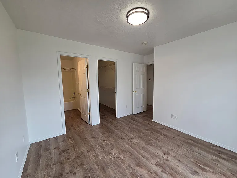 127 E Jadynn Ct — Photo 9