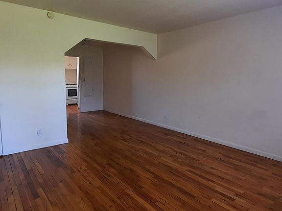 2nd image of 602 W Roosevelt St #12