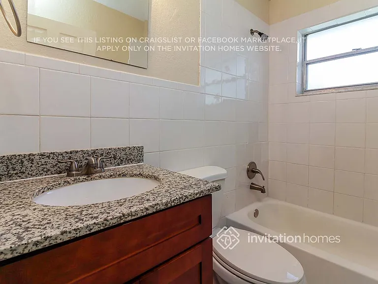 937 SE 3rd Ave — Photo 14