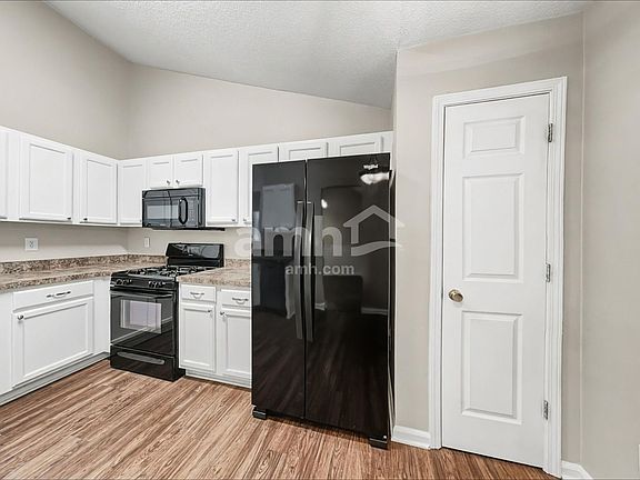 4th image of 4654 Grove Ct