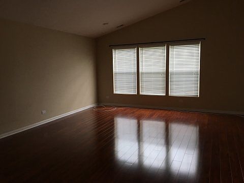 3rd image of 3167 Bromley Ln #3167