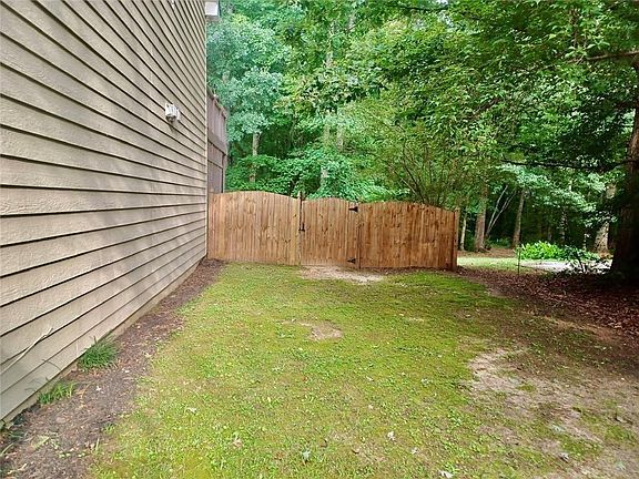 5th image of 3257 Camens Way