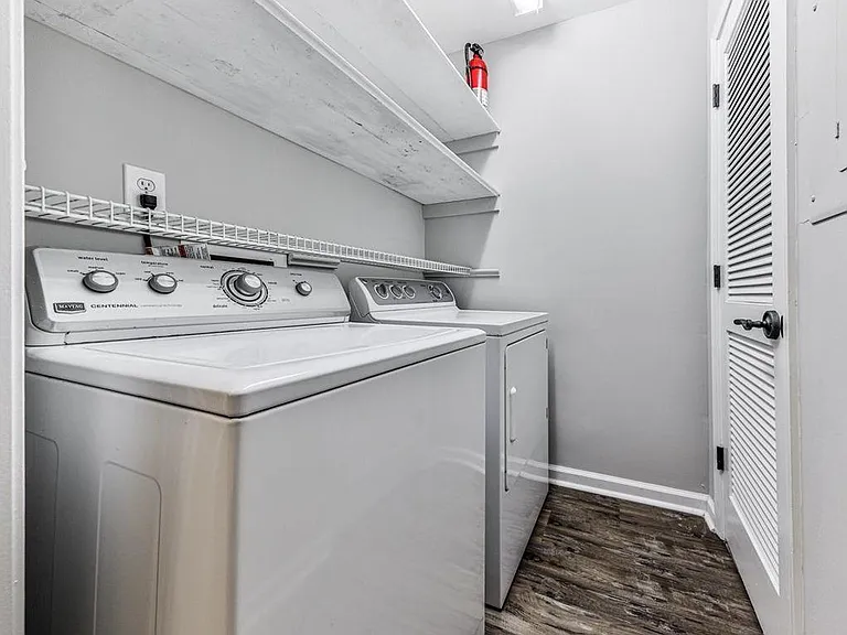 1365 Old Virginia Ct SE — Photo 10