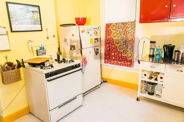 Studio, 632 sqft, $2,200 — Photo 3