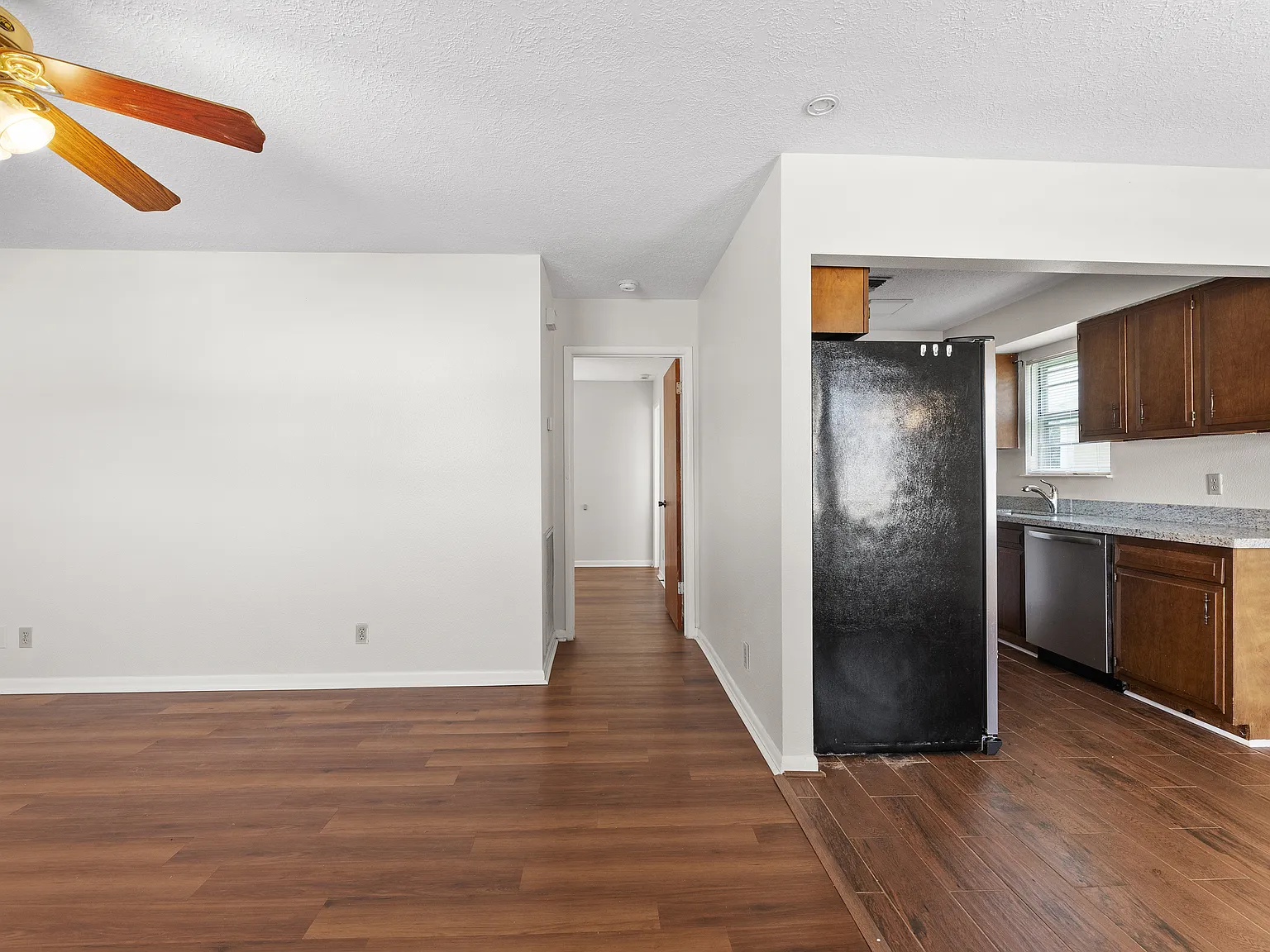 1 bed, 650 sqft, $1,075 — Photo 3