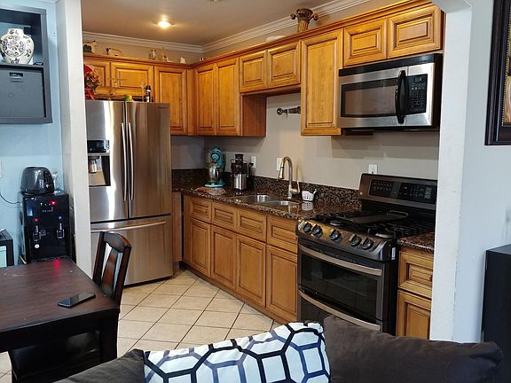 2nd image of 3714 Josephine St