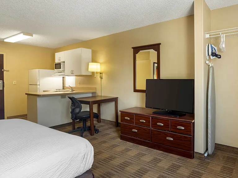 Studio Suite - 1 Queen Bed