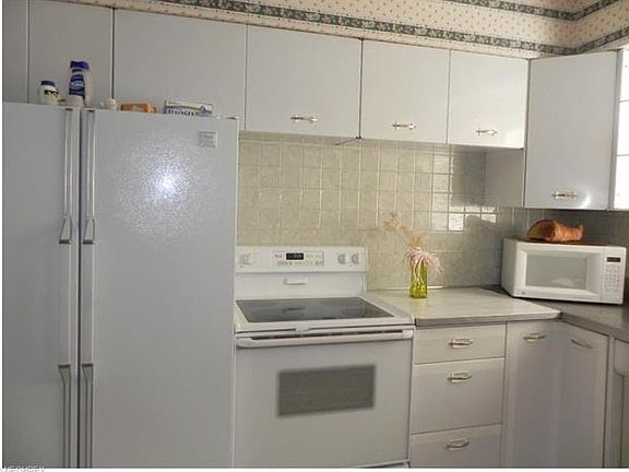 5th image of 3137 Rocky River Dr