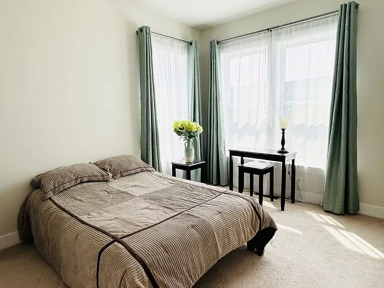 913 King Farm Blvd — Photo 15