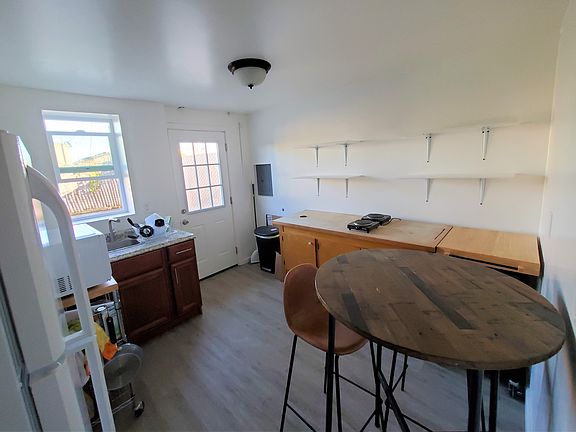Other view of kitchenette.
