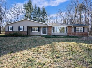 2 Pinewood Ct, Flemington, NJ 08822