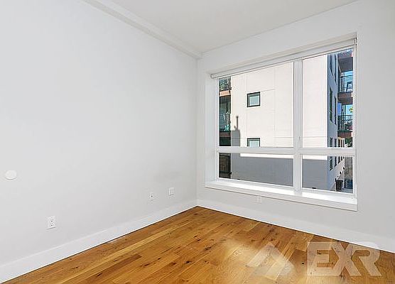3rd image of 418 Lexington Ave #2I