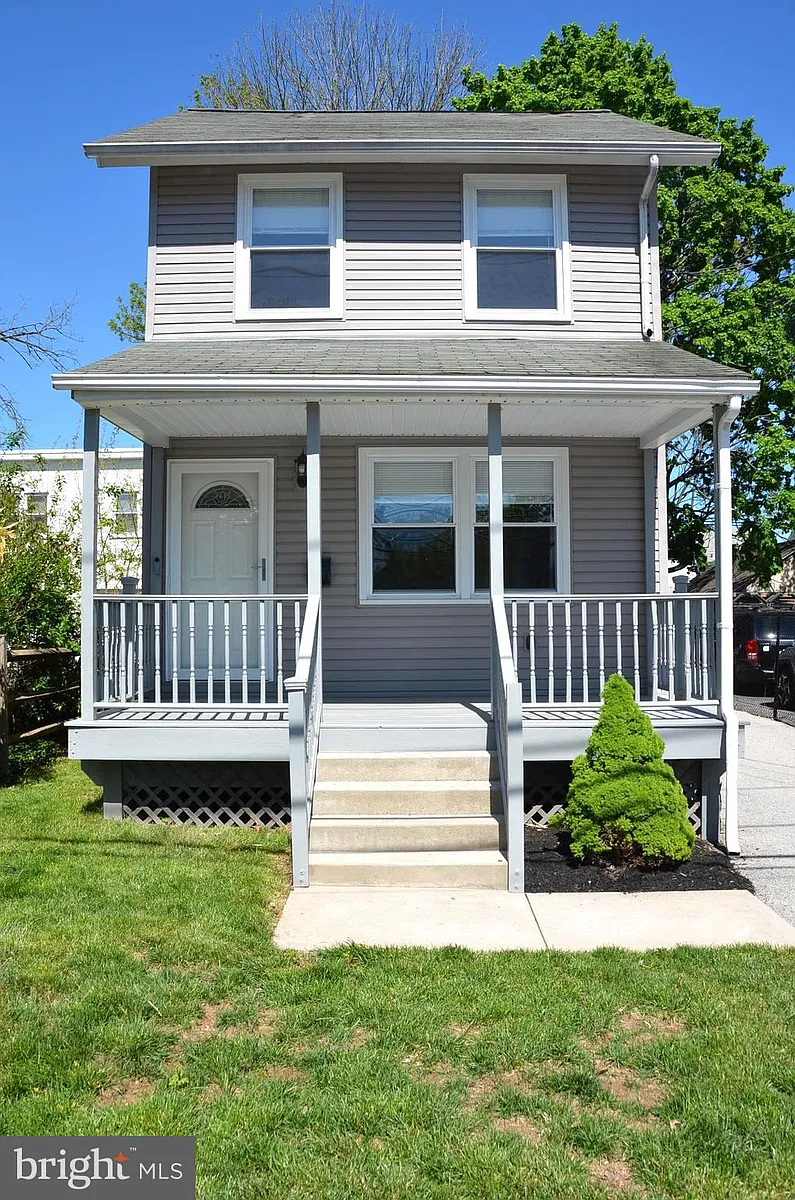 Photo 1 of 16 - 713 Miller St - Bryn Mawr, PA Primary Photo - 713 Miller St