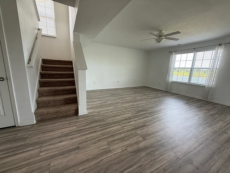 577 Freedom Dr — Photo 13