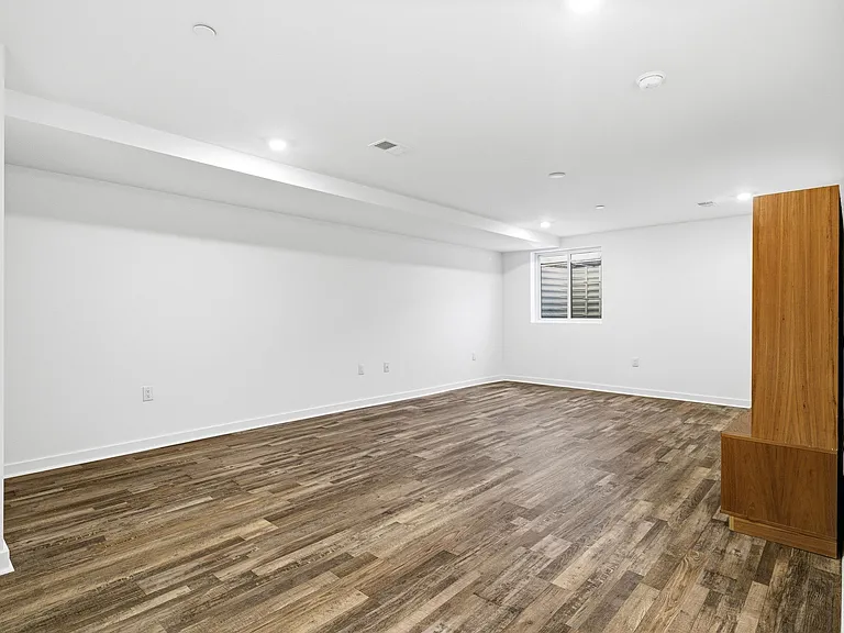 7013 Pipers Glen Way — Photo 30