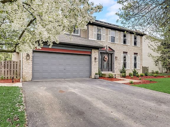 3rd image of 365 Clarewood Cir