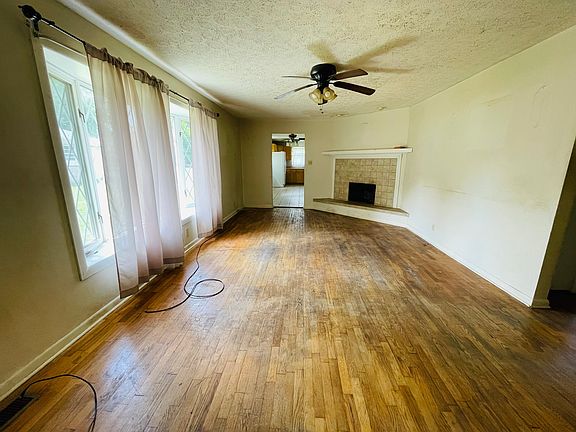 5th image of 1804 Costello Dr