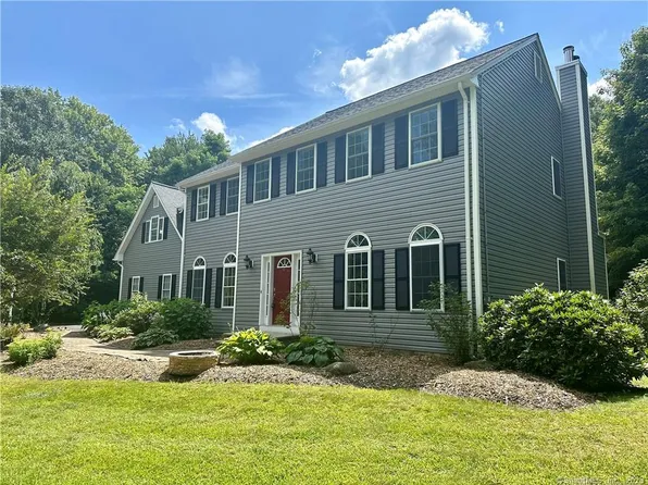 102 Cortland Way, Granby, CT 06060