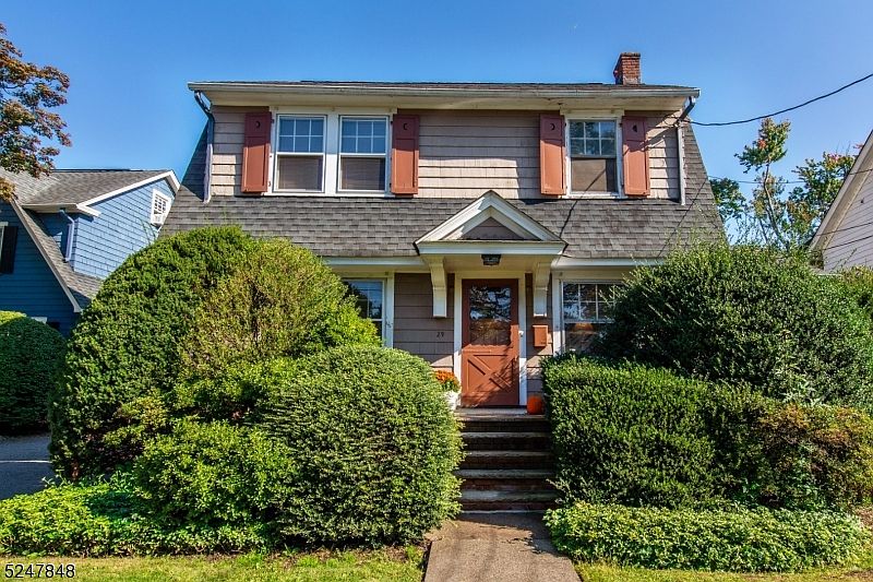 1st image of 29 Essex Ave