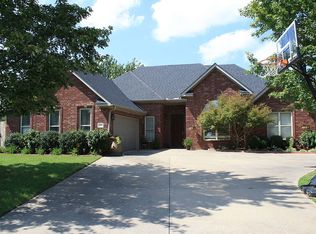 3838 W River Bend Dr, Fayetteville, AR 72704