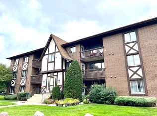 10532 Palos Pl #A, Palos Hills, IL
