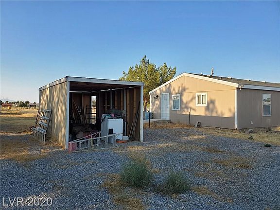 4th image of 2261 Carson St