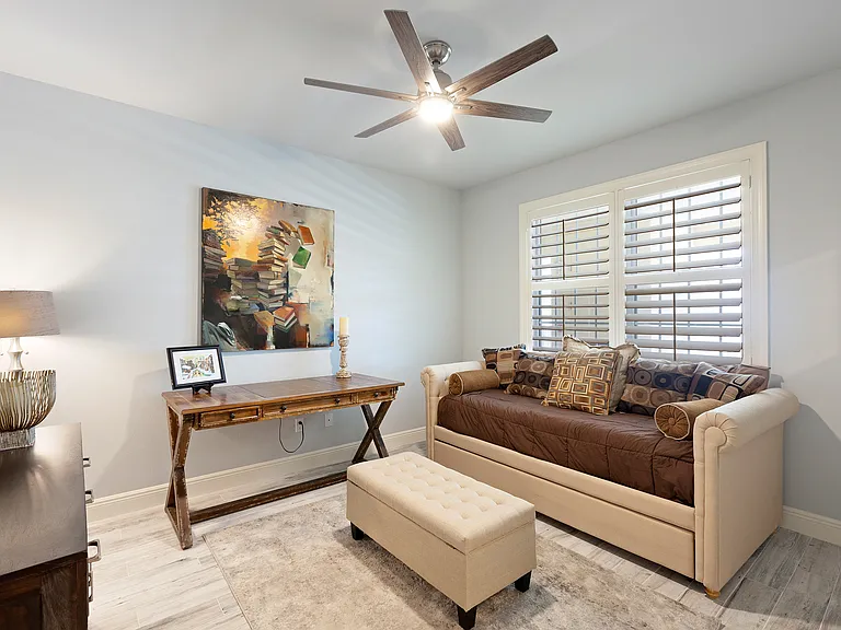 Office/3rd bedroom with trundle bed/sofa