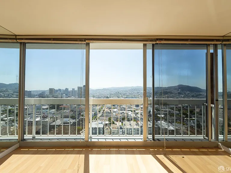 2200 Sacramento St #1401 — Photo 1