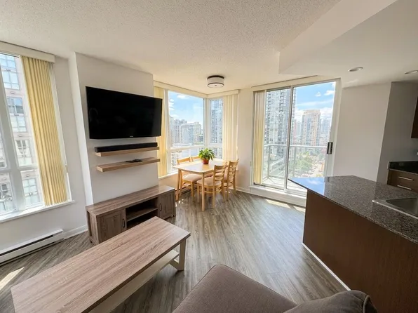 1212 Howe St #1602, Vancouver, BC V6Z 2M9