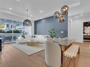 201 8th St S #209, Naples, FL 34102