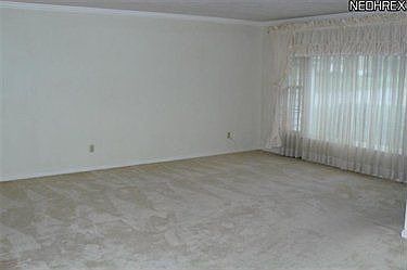 3rd image of 219 Mayflower Dr