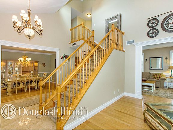 3rd image of 7 Forest Dr