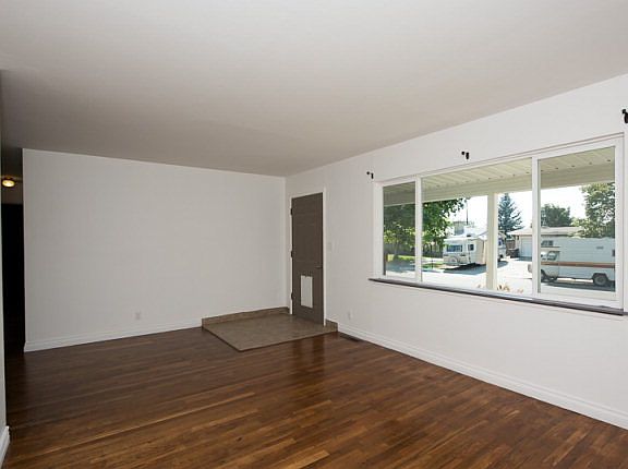 4th image of 222 Valley Dr