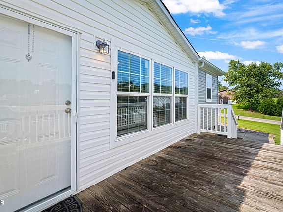 5th image of 2840 Loveday Way