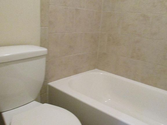 5th image of 1405 Race St APT 407